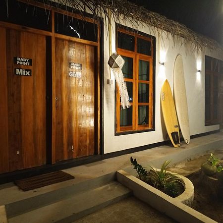 Surfing Lion Hostel アルガムベイ エクステリア 写真