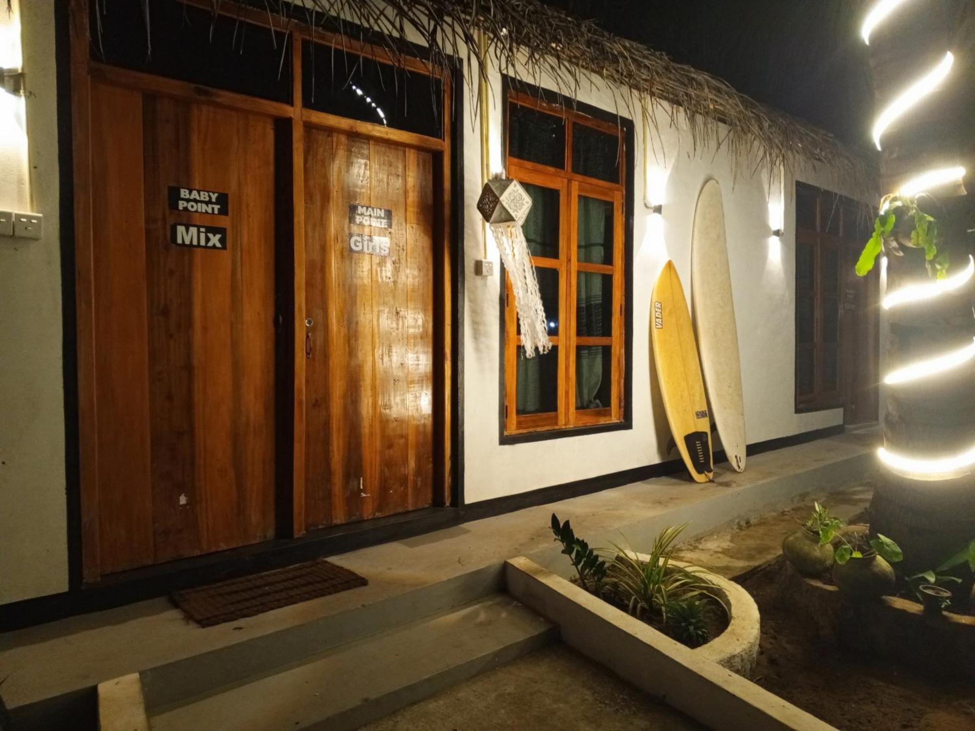 Surfing Lion Hostel アルガムベイ エクステリア 写真