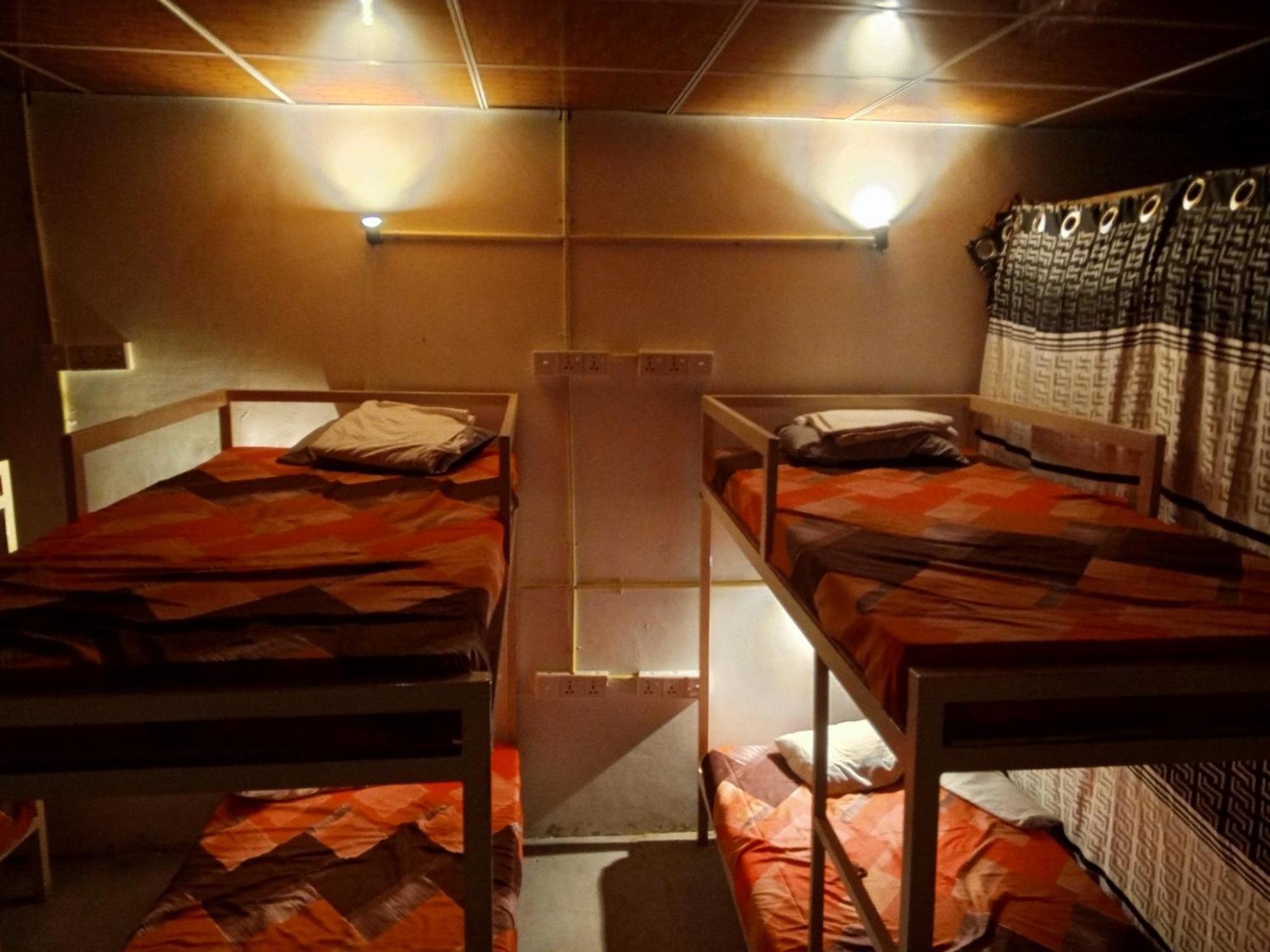 Surfing Lion Hostel アルガムベイ エクステリア 写真