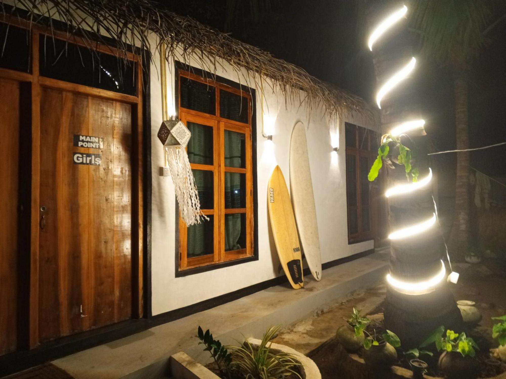 Surfing Lion Hostel アルガムベイ エクステリア 写真